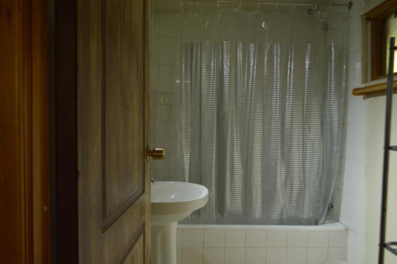 Hostal Y Cabanas Vientos Del Sur Puerto Ingeniero Ibanez Екстер'єр фото