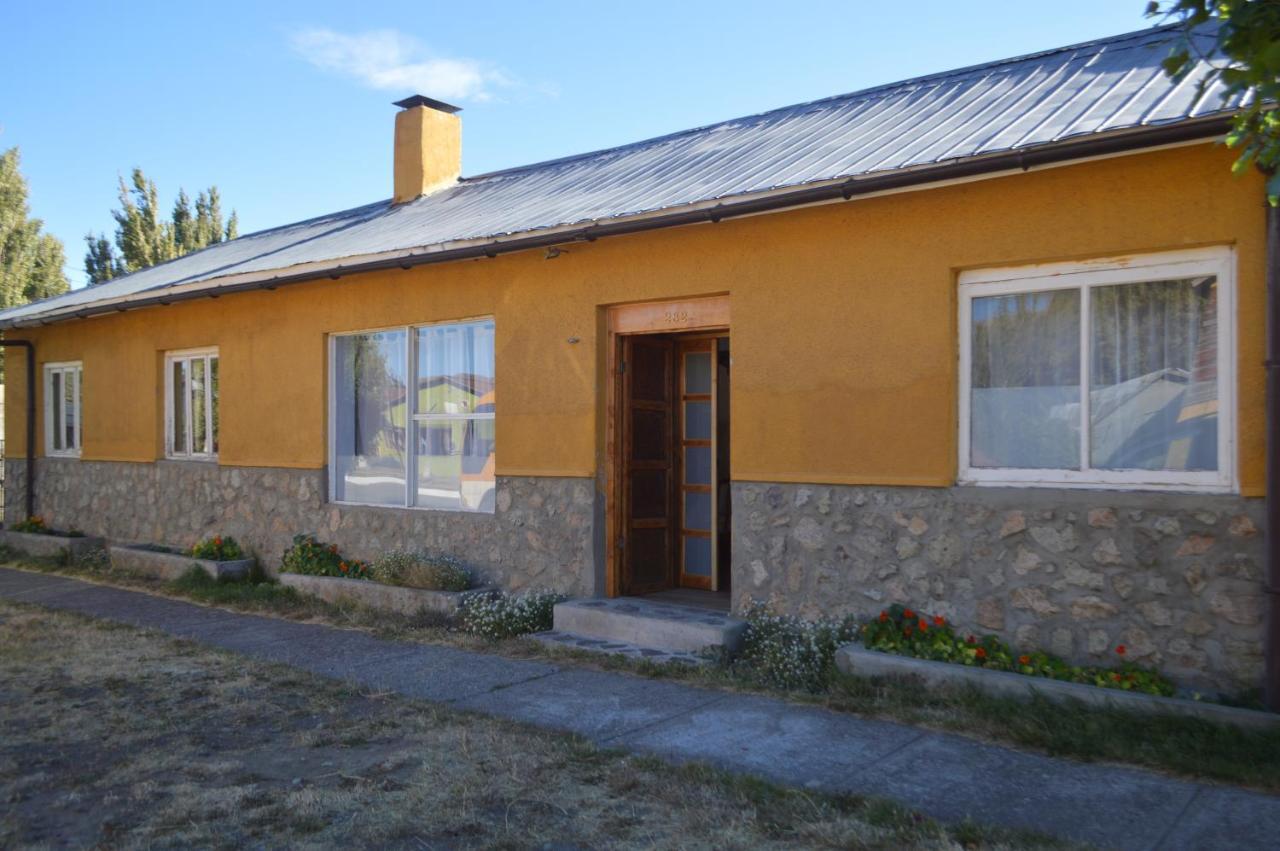 Hostal Y Cabanas Vientos Del Sur Puerto Ingeniero Ibanez Екстер'єр фото